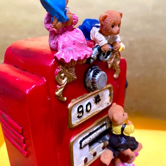 GAS PUMP & BEARS MUSICAL WIND UP DUAL MOVING BEARS REVOLVING TIRE COLLECTIBLE - Picture 10 of 16